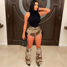 Load image into Gallery viewer, Camouflage Short Pant Leg Cover Three Piece Set
