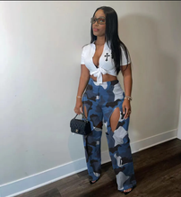 Load image into Gallery viewer, Camouflage Print Holes Straight Pants

