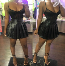 Load image into Gallery viewer, Fashion Black PU Leather Mini Pleated Skirt
