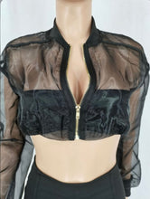 Load image into Gallery viewer, Organza Top And Solid Color Shorts Two Piece Set

