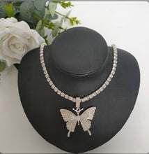 Load image into Gallery viewer, Big Butterfly Pandant Full Rhinestone Necklace Choker
